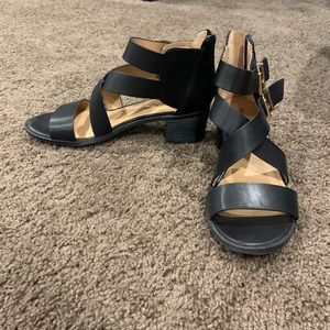 American Eagle sandals size 7